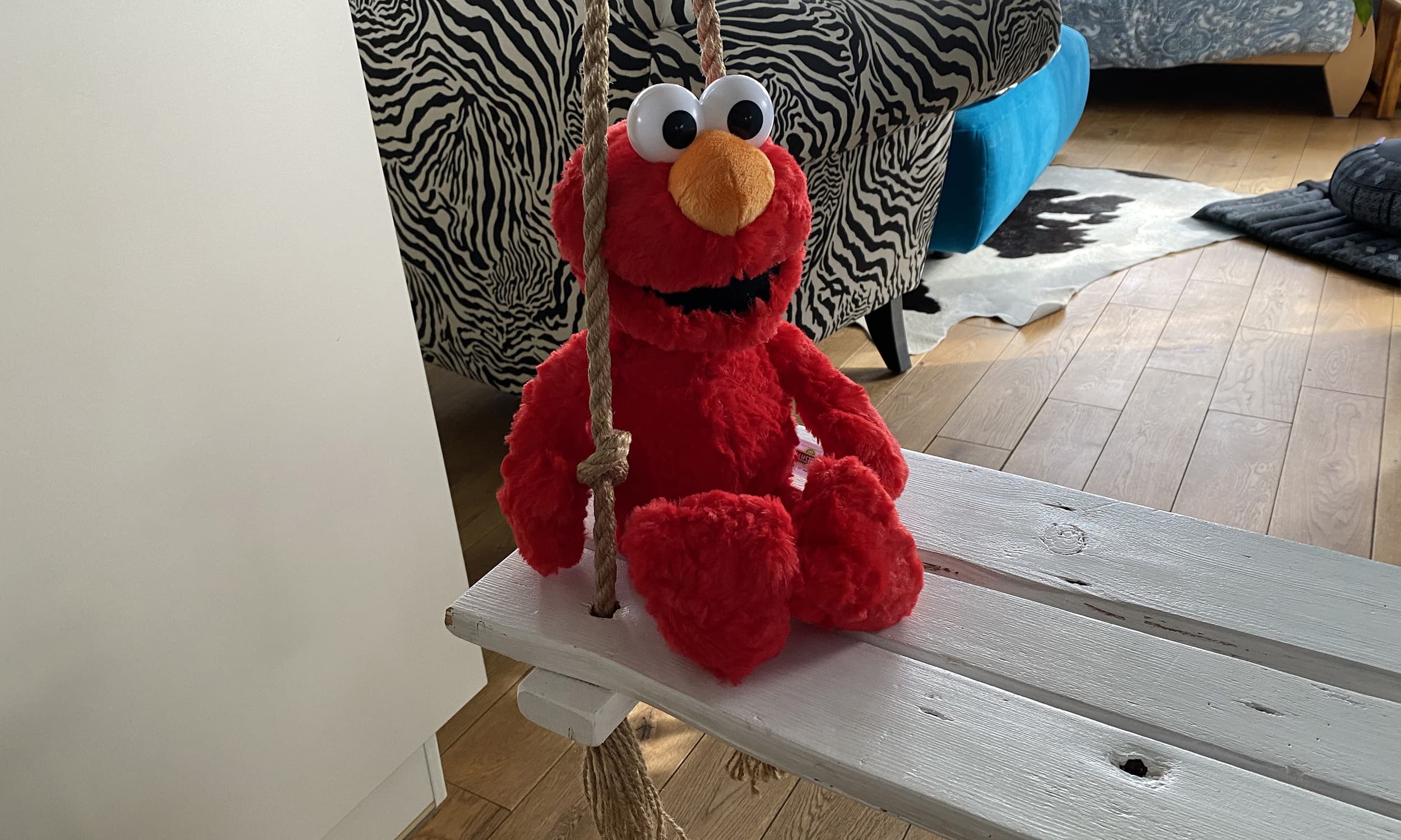 12 von 12 Einblicke mit meinem Elmo auf der Schaukel