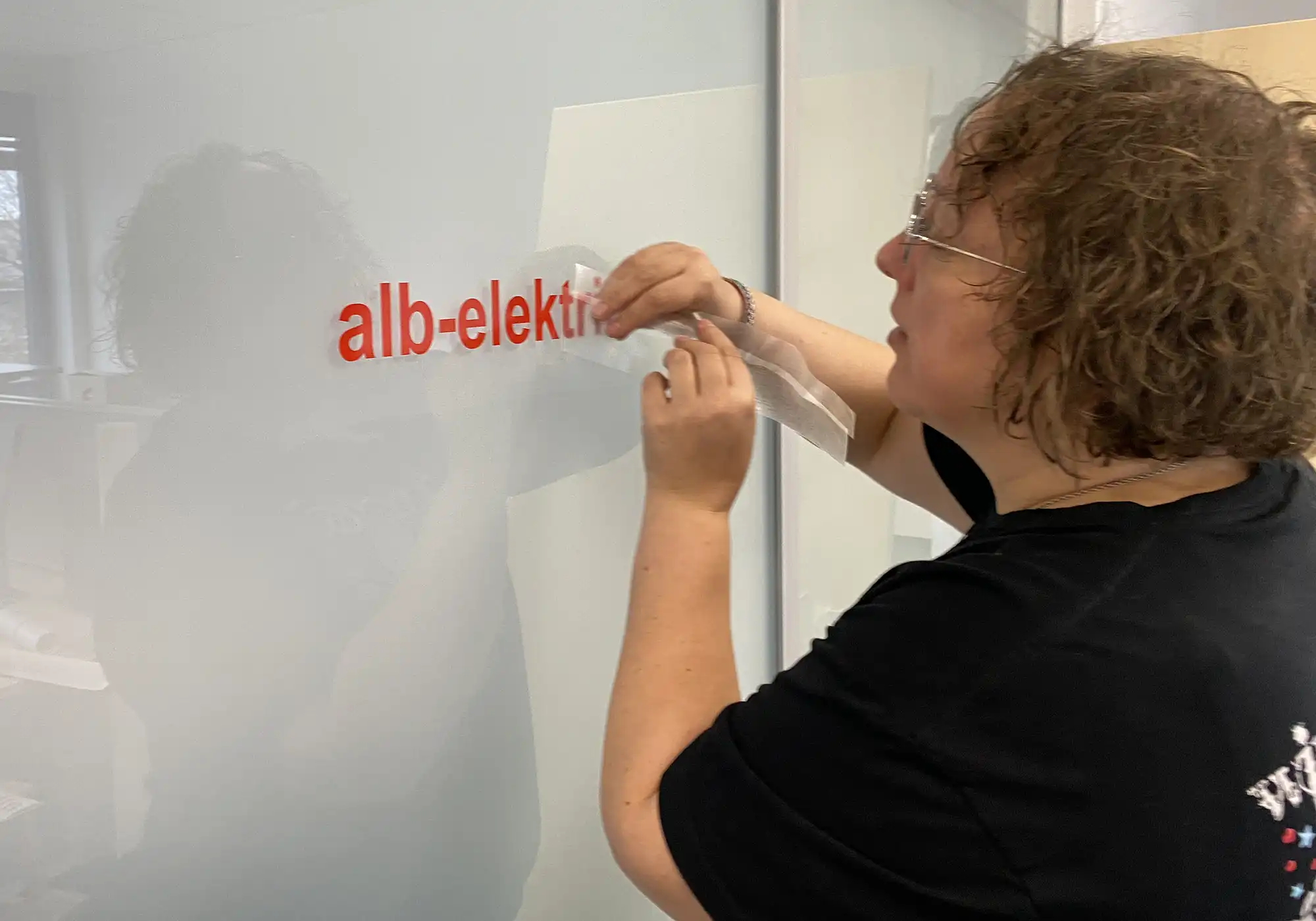 alb-elektric milchglasfolierung als sichtschutz